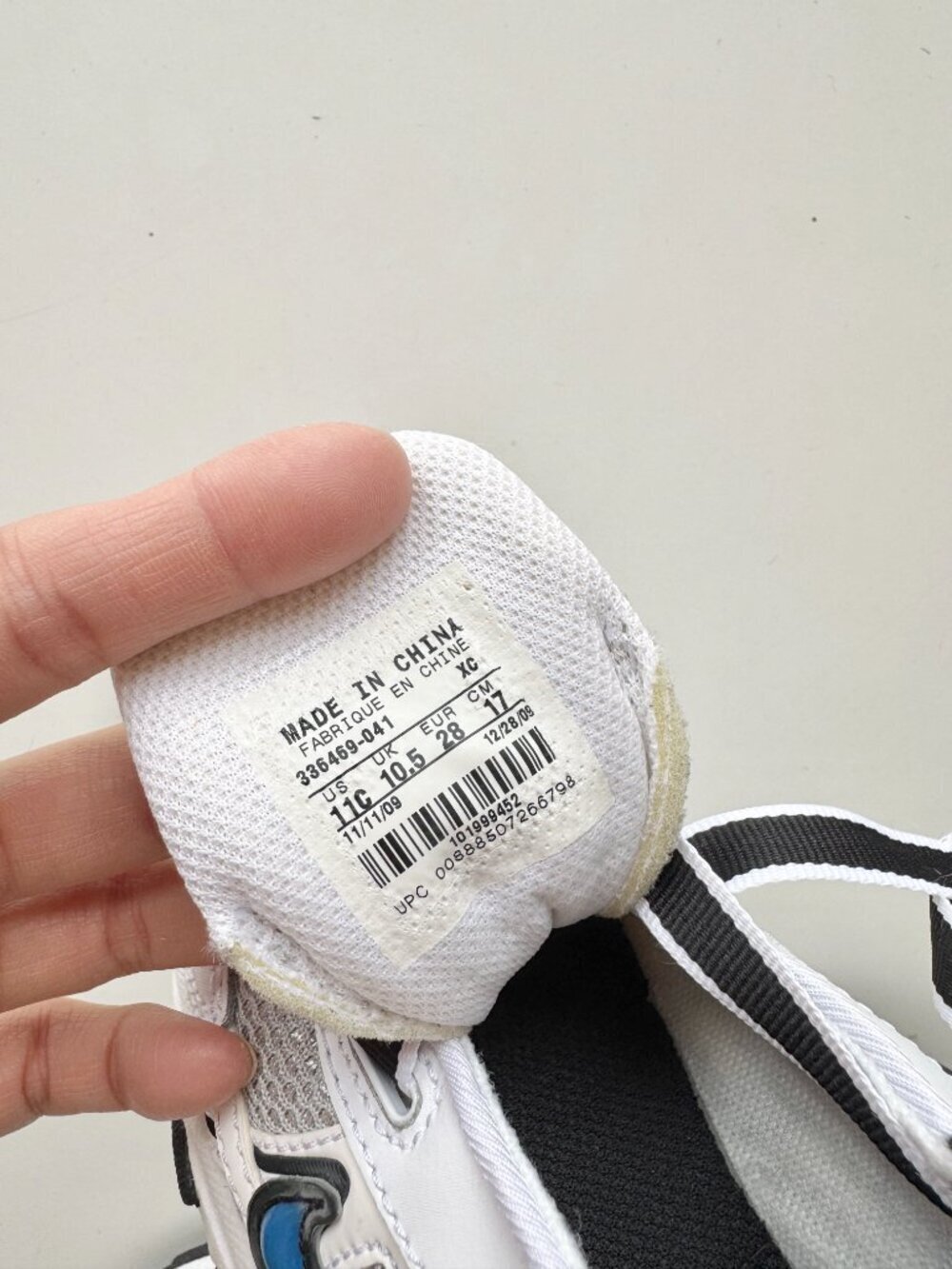 NIB Kids' NIKE T-Run Alt 2 White Grey Blue Sneakers, Size 11C - Picture 12 of 12